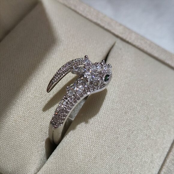 Bvlgari Serpenti Series Emerald Eye Diamond Snake Ring - Picture 9 of 11